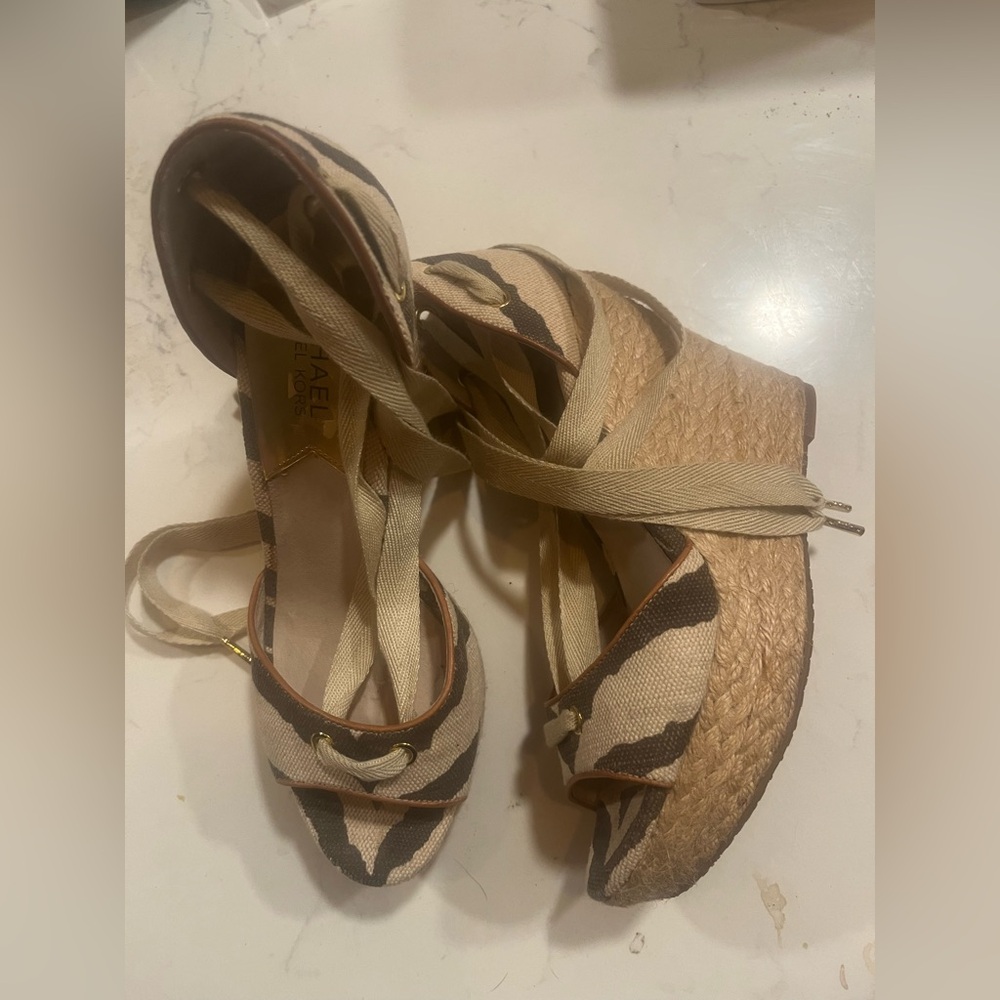 Michael Kors Lilah Wedge Shoes Sz 8.5 M Ecru/Mocha Zebra Print